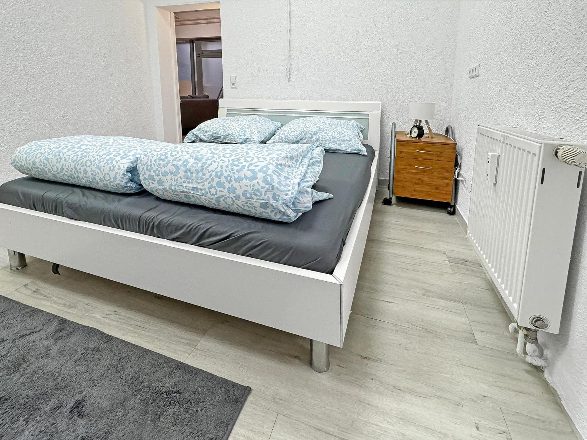 2 Zimmer Apartment Fuer 6 P, 15 Min Zum Flughafen Esslingen am Neckar Ngoại thất bức ảnh